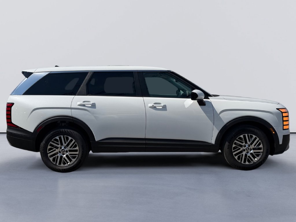 New 2027 Hyundai Palisade SE FWD image 2