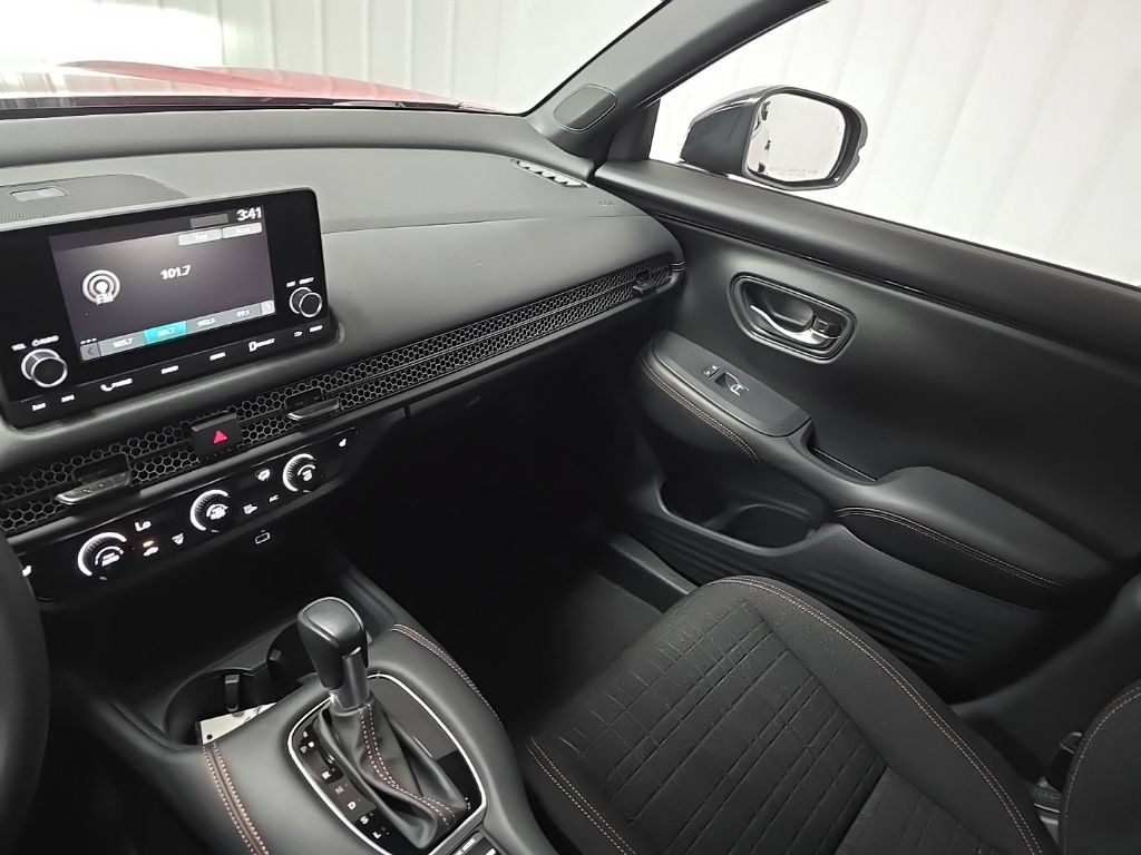 Used 2024 Honda HR-V Sport image 25