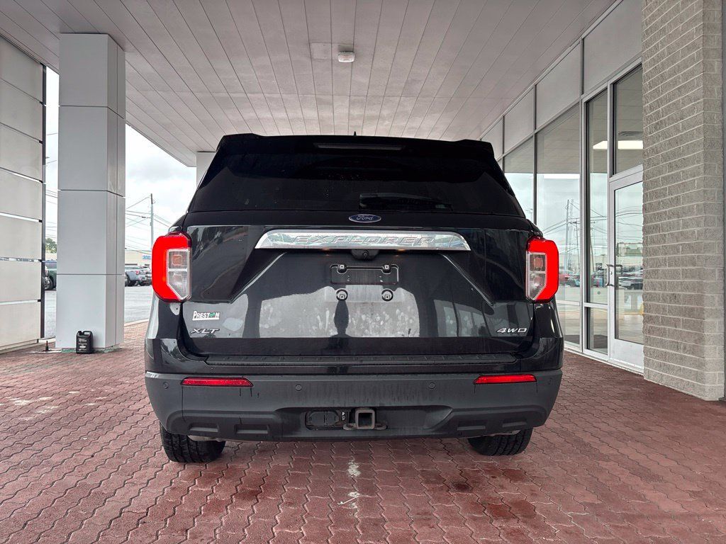 Used 2022 Ford Explorer XLT w/ Class IV Trailer Tow Package AWD/4WD image 8