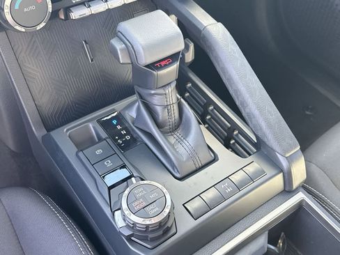 Used 2025 Toyota Tacoma TRD Off-Road AWD/4WD image 25