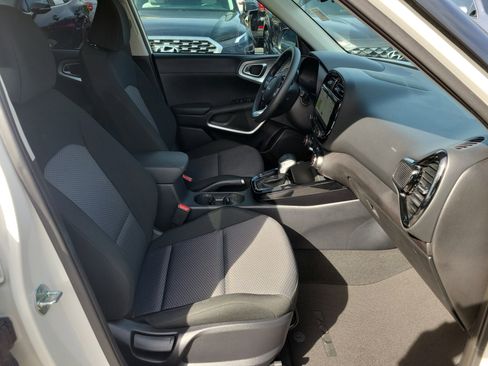 Certified 2023 Kia Soul S image 7