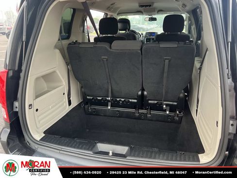 Used 2018 Dodge Grand Caravan SE w/ UConnect Hands-Free Group FWD image 12