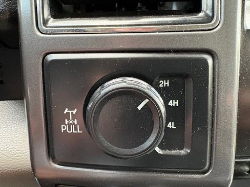 Used 2017 Ford F150 XLT w/ Equipment Group 302A Luxury AWD/4WD image 15