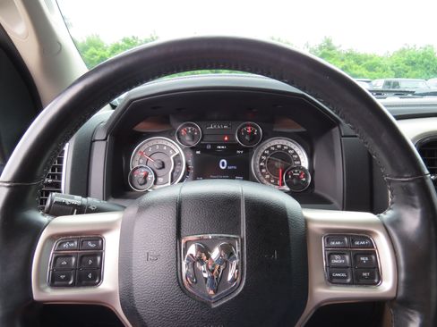 Used 2015 RAM 1500 Laramie w/ Convenience Group AWD/4WD image 23