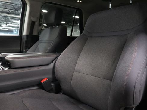 Used 2025 Ford Expedition Active RWD image 11