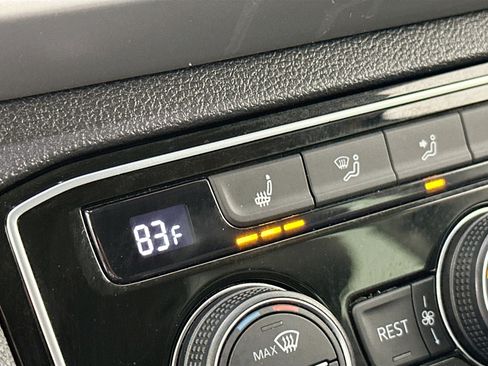 Used 2023 Volkswagen Atlas SE image 19