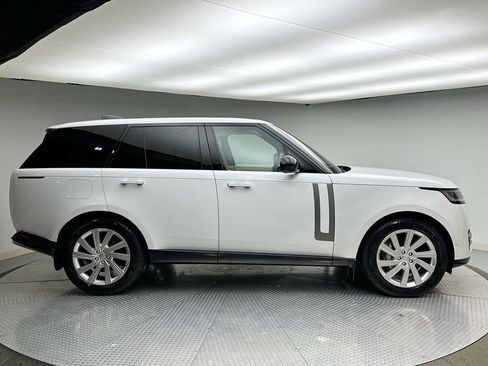 Certified 2023 Land Rover Range Rover SE image 12