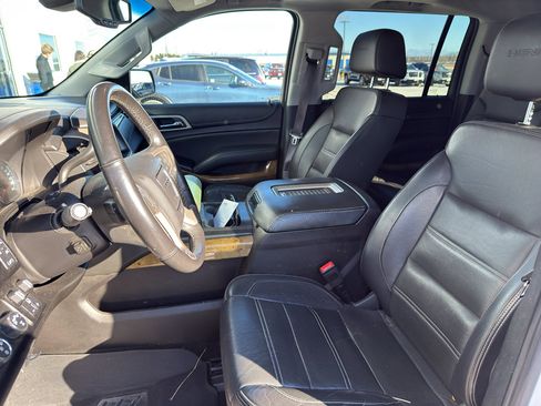 Used 2017 GMC Yukon XL Denali w/ Open Road Package image 4