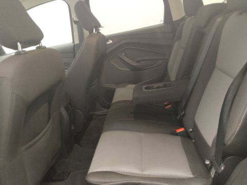 Used 2019 Ford Escape SE FWD image 18