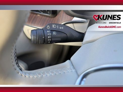 Used 2022 Volvo XC60 B5 Momentum image 22