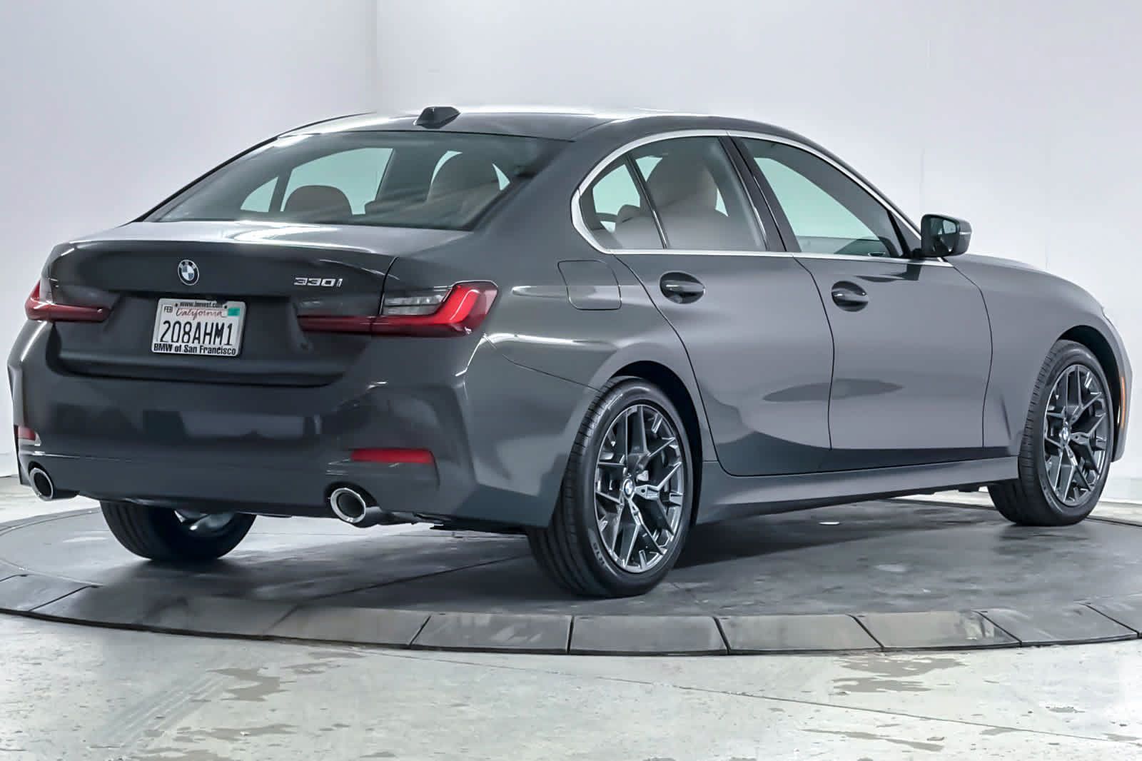 Used 2026 BMW 330i Sedan w/ Convenience Package RWD image 4