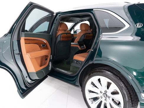 Certified 2025 Bentley Bentayga Extended Wheelbase AWD/4WD image 20