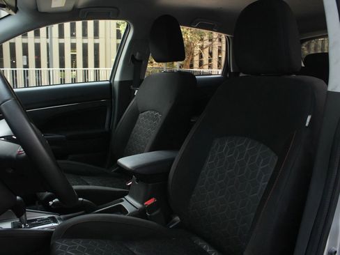 Used 2025 Mitsubishi Outlander Sport LE AWD/4WD image 16