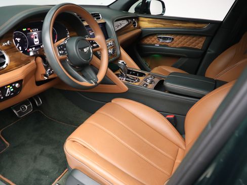 Certified 2021 Bentley Bentayga AWD/4WD image 19