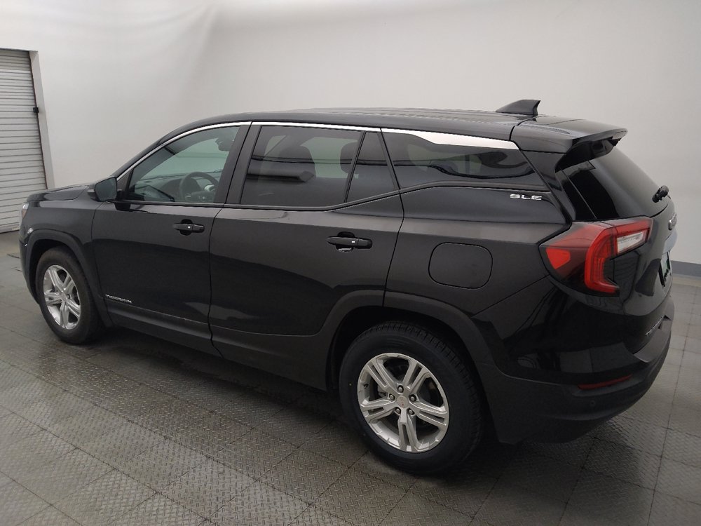 Used 2024 GMC Terrain SLE FWD image 3