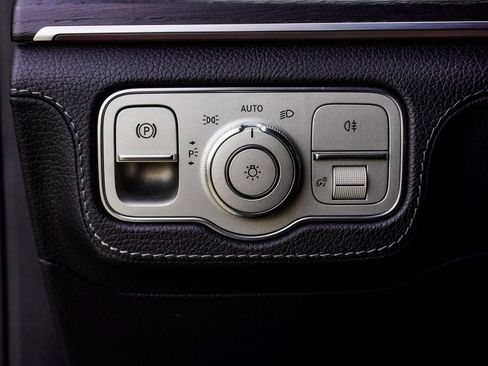 Used 2023 Mercedes-Benz GLS 580 4MATIC image 32