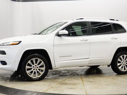 Used 2016 Jeep Cherokee Overland w/ Technology Group image 2