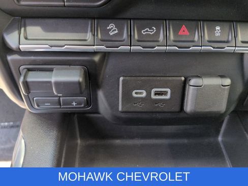 Used 2021 Chevrolet Silverado 1500 LT Trail Boss AWD/4WD image 35