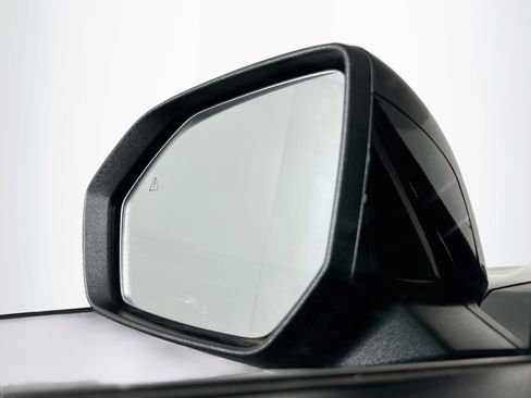Used 2025 Hyundai Palisade SEL FWD image 16