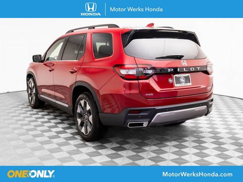 New 2026 Honda Pilot Touring image 3