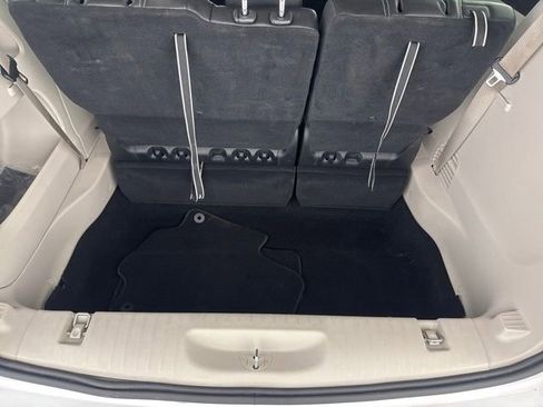 Used 2024 Chrysler Pacifica Touring-L FWD image 31