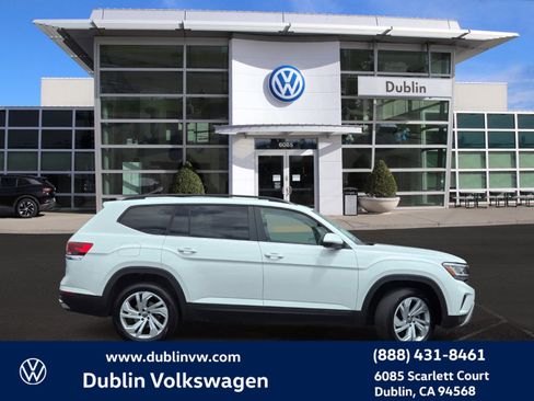 Certified 2023 Volkswagen Atlas SE w/ Panoramic Sunroof Package AWD/4WD image 3