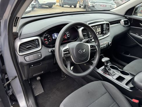 Used 2020 Kia Sorento LX image 15