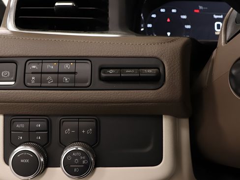 Used 2023 GMC Yukon XL Denali AWD/4WD image 19