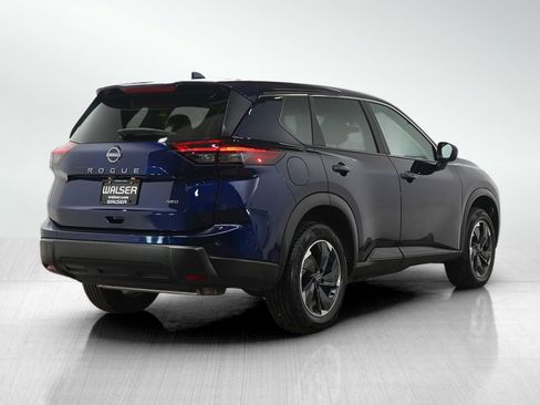 Used 2025 Nissan Rogue SV image 5