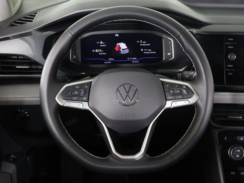 Used 2022 Volkswagen Taos SEL image 41