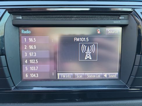 Used 2016 Toyota Corolla S image 10