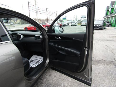 Used 2016 Kia Sorento LX image 24