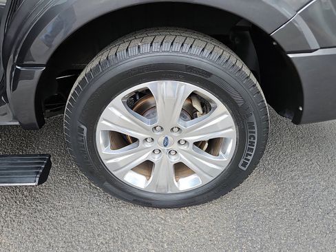 Used 2015 Ford Expedition Platinum image 6