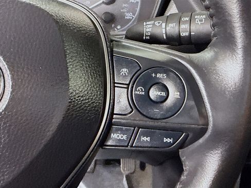 Used 2024 Toyota Corolla Cross LE image 15