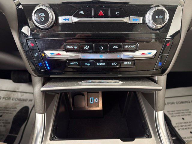 Used 2023 Ford Explorer Platinum w/ Technology Package AWD/4WD image 19