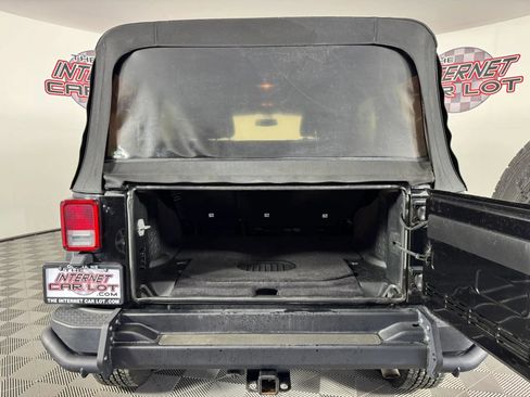 Used 2018 Jeep Wrangler Unlimited Sport image 24