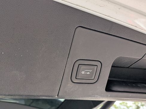 Used 2022 Cadillac XT5 Premium Luxury w/ Technology Package image 13