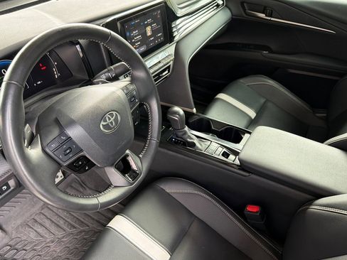 Used 2025 Toyota Camry SE FWD image 12