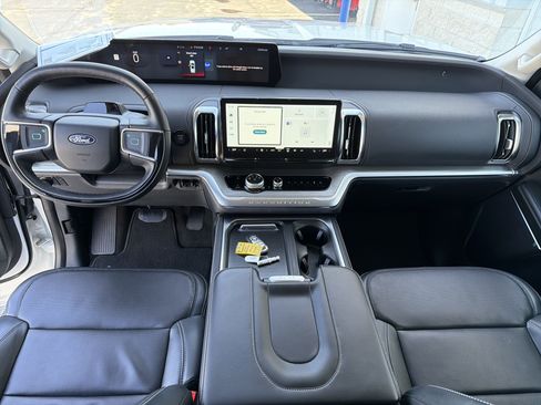 Certified 2025 Ford Expedition Max Platinum AWD/4WD image 32