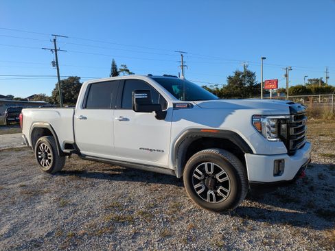 Used 2022 GMC Sierra 2500 AT4 w/ AT4 Premium Plus Package image 2