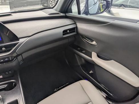 Certified 2024 Lexus UX 250h FWD image 18