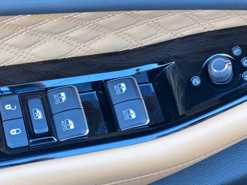 Used 2023 Jeep Grand Cherokee L Summit w/ Advanced Protech Group IV image 11