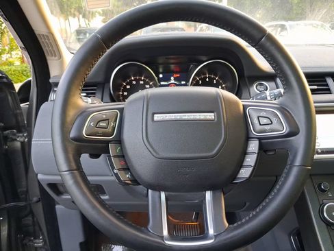 Used 2019 Land Rover Range Rover Evoque SE AWD/4WD image 18