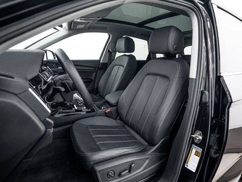 Used 2023 Audi Q5 2.0T Premium w/ Convenience Package AWD/4WD image 12