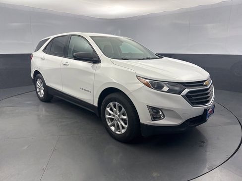 Used 2018 Chevrolet Equinox LS image 11