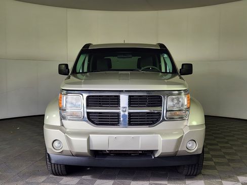 Used 2009 Dodge Nitro SE image 2