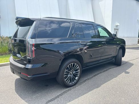 Used 2025 Cadillac Escalade Sport Platinum w/ LPO, Floor Liner Package AWD/4WD image 2