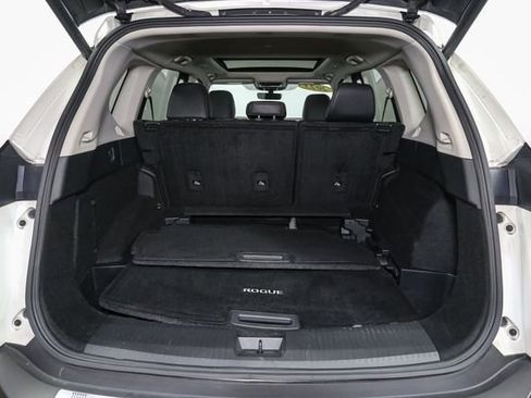Used 2023 Nissan Rogue SL w/ SL Premium Package image 10