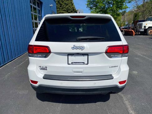 Used 2022 Jeep Grand Cherokee Laredo E AWD/4WD image 11
