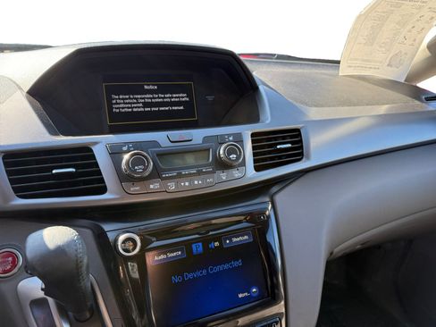 Used 2015 Honda Odyssey Touring image 12